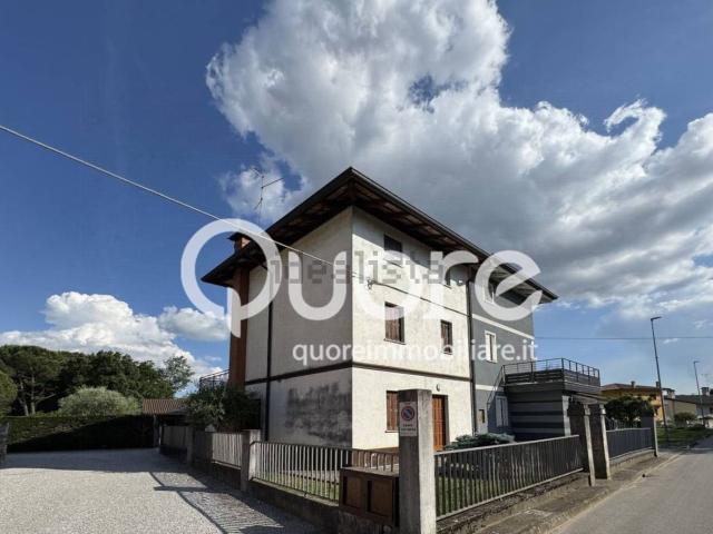 Villetta bifamiliare in vendita di 140 m² in Via Bicinicco
