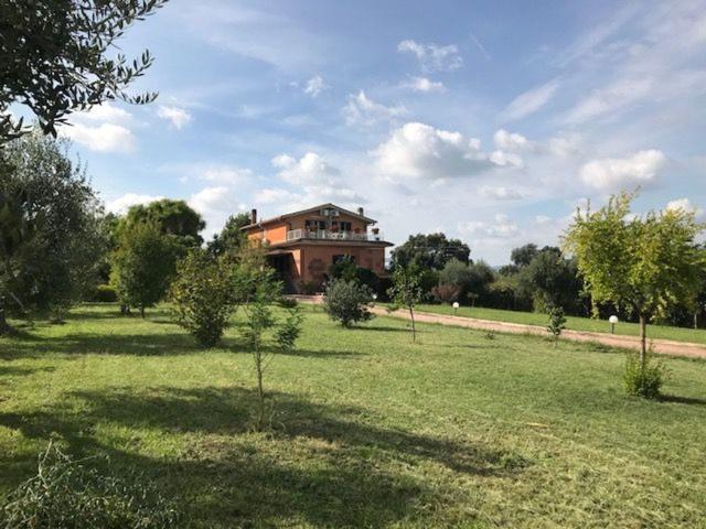 Villetta bifamiliare in vendita di 140 m² in Via dei Fienili