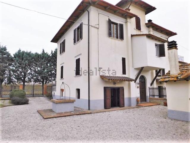 Villetta bifamiliare in vendita di 140 m² in Via del Giglio