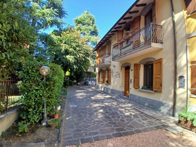 Villetta bifamiliare in vendita di 140 m² in Via del Triumvirato, 40