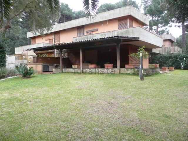 Villetta bifamiliare in vendita di 140 m² in Via delle eriche