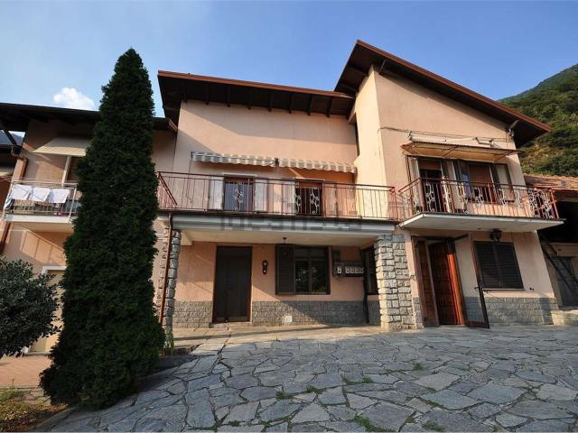 Villetta bifamiliare in vendita di 140 m² in Via G. Francia, 62