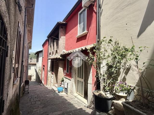 Villetta bifamiliare in vendita di 140 m² in Via Giovanni Marro