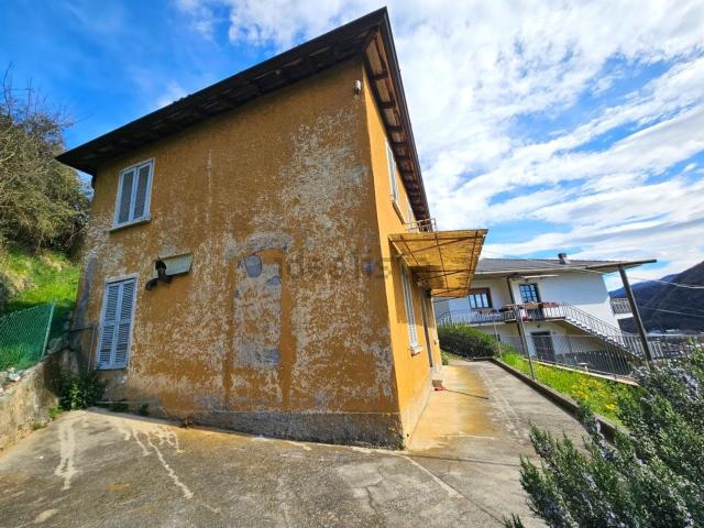 Villetta bifamiliare in vendita di 140 m² in Via Giovanni Pascoli