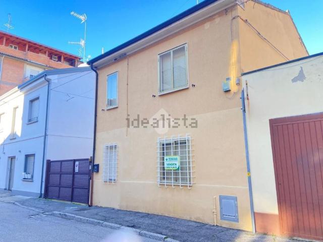 Villetta bifamiliare in vendita di 140 m² in Via Giuseppe Compagnoni, 48
