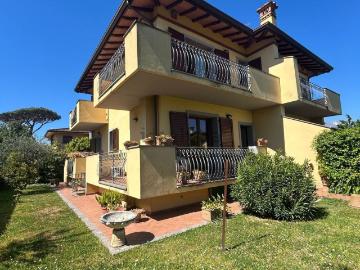 Villetta bifamiliare in vendita di 140 m² in Via Giuseppe Parini