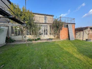 Villetta bifamiliare in vendita di 140 m² in Via Gorghizzolo, 19