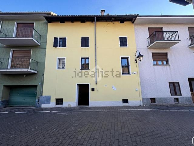 Villetta bifamiliare in vendita di 140 m² in Via Ivrea, 2