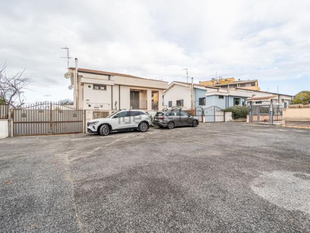Villetta bifamiliare in vendita di 140 m² in Via Massa di San Giuliano