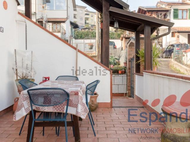 Villetta bifamiliare in vendita di 140 m² in Via Monte Bianco, 55