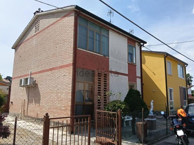Villetta bifamiliare in vendita di 140 m² in Via Roma, 1