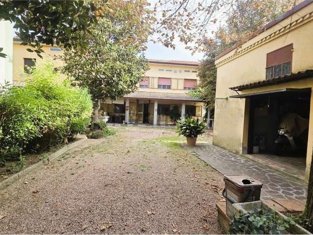 Villetta bifamiliare in vendita di 140 m² in Via Rocchina