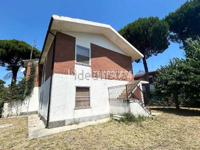Villetta bifamiliare in vendita di 140 m² in Viale Danimarca, 3