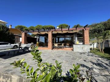 Villetta bifamiliare in vendita di 140 m²