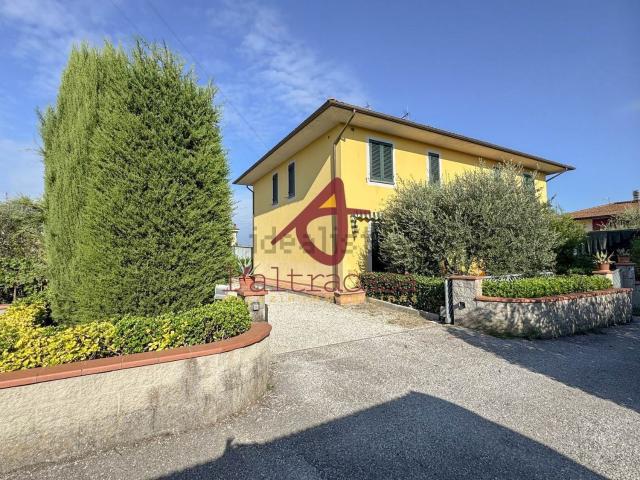 Villetta bifamiliare in vendita di 140 m²