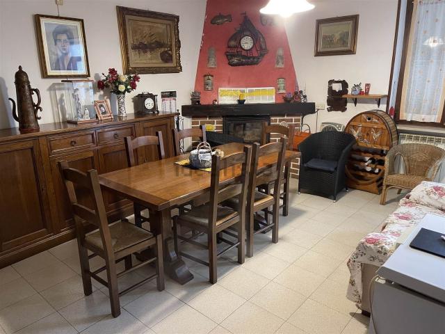 Villetta bifamiliare in vendita di 141 m² in Vicolo Cuneo, 4