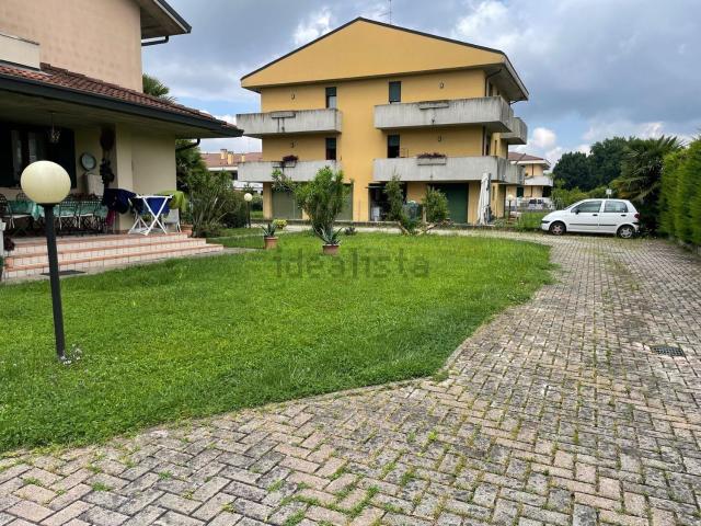 Villetta bifamiliare in vendita di 141 m² in Via Tiziano Vecellio, 18