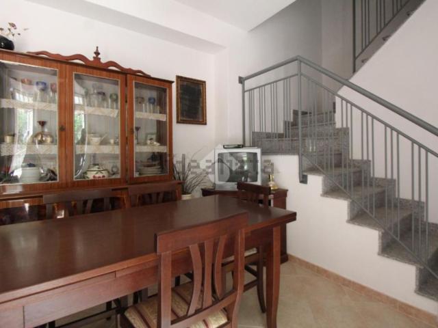 Villetta bifamiliare in vendita di 141 m² in Via Aspromonte, 15