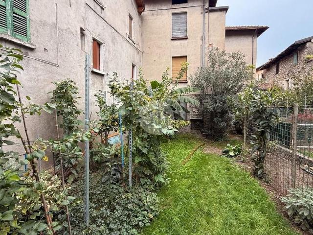 Villetta bifamiliare in vendita di 141 m² in Via F. Beretta, 18