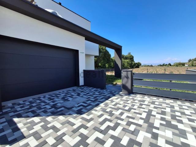 Villetta bifamiliare in vendita di 141 m² in Via Roma