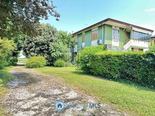 Villetta bifamiliare in vendita di 142 m² in Via Caneva, 12