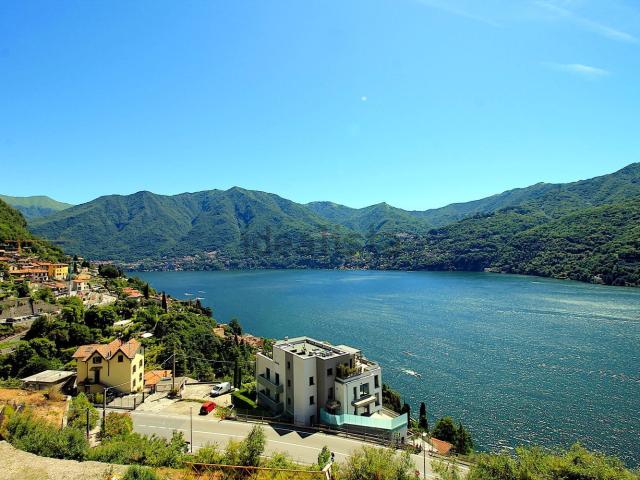 Villetta bifamiliare in vendita di 142 m² in Via Corridoni, 1