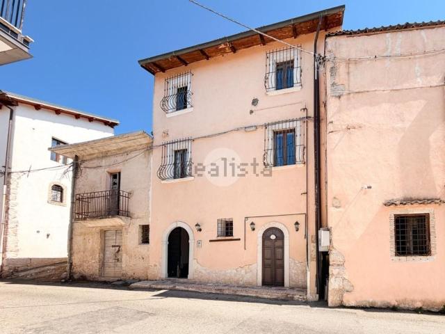 Villetta bifamiliare in vendita di 142 m² in Via da Monte