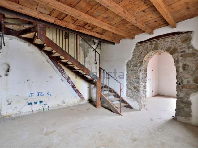 Villetta bifamiliare in vendita di 142 m² in Via Lemen, 15