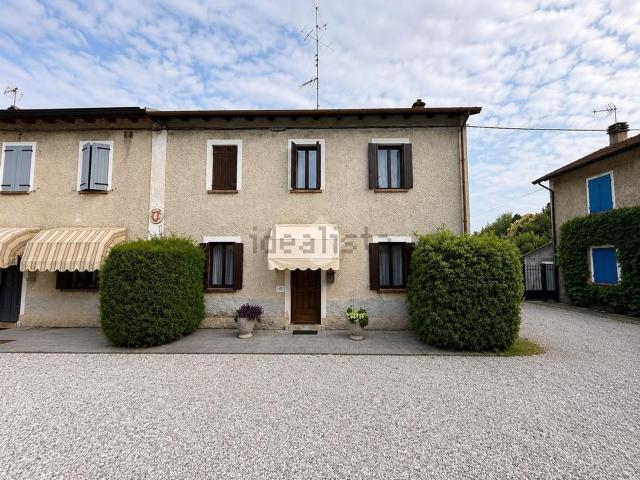 Villetta bifamiliare in vendita di 147 m² in Via Trieste, 25