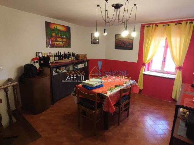 Villetta bifamiliare in vendita di 147 m² in Via dei Colli, 29