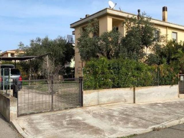 Villetta bifamiliare in vendita di 147 m² in Viale Danubio, 14