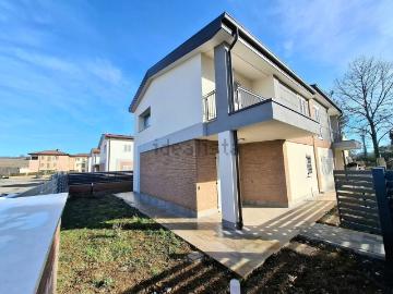 Villetta bifamiliare in vendita di 144 m² in Via Campazza