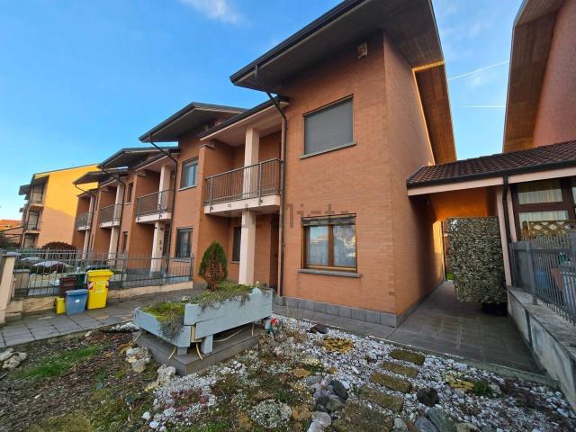 Villetta bifamiliare in vendita di 144 m² in Via Paolo Borsellino, 20