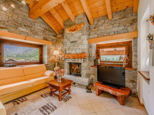 Villetta bifamiliare in vendita di 144 m² in Via per Rassa