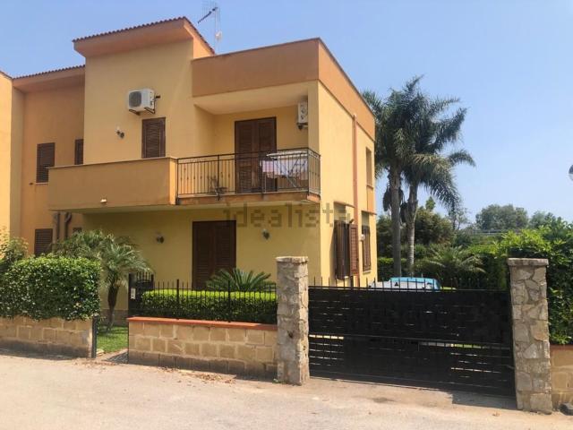 Villetta bifamiliare in vendita di 145 m² in Contrada San Michele Marroia