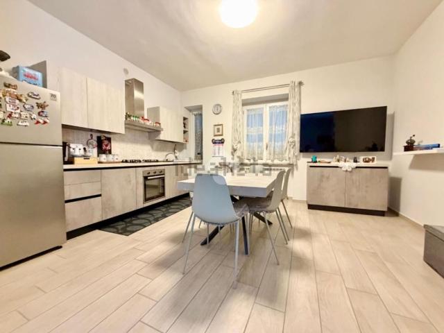 Villetta bifamiliare in vendita di 145 m² in Corso Caudino, 16