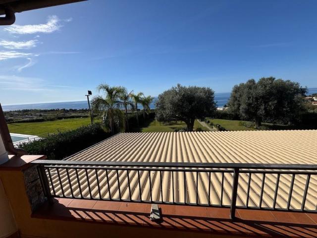 Villetta bifamiliare in vendita di 145 m² in Via Tredoliche, 35
