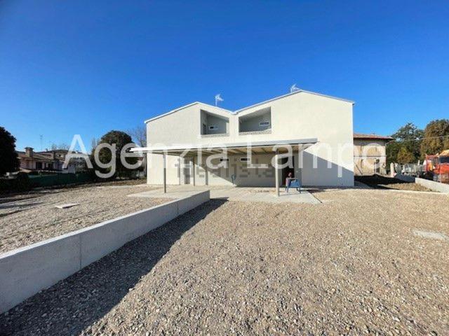 Villetta bifamiliare in vendita di 145 m² in Via Vittoria