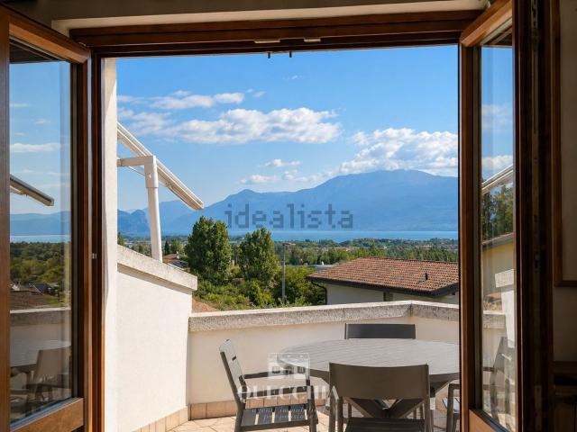 Villetta bifamiliare in vendita di 145 m² in Via X X V Aprile