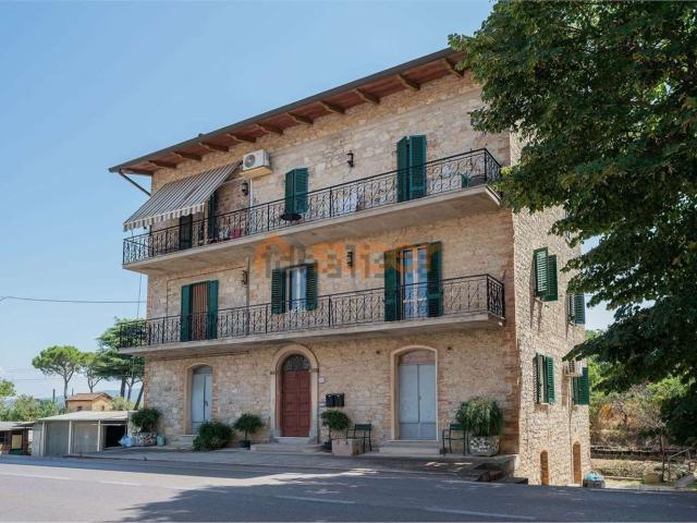 Villetta bifamiliare in vendita di 145 m² in Via Aldo Moro