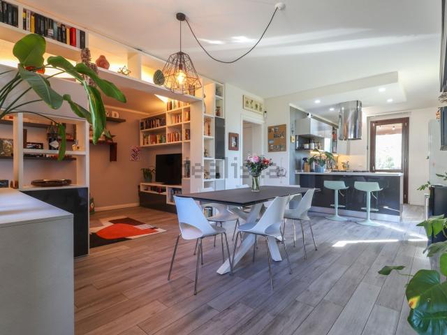 Villetta bifamiliare in vendita di 145 m² in Via Colunga, 1