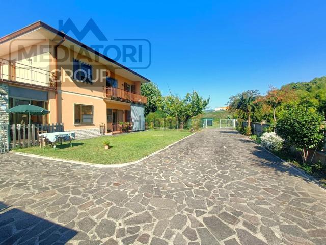 Villetta bifamiliare in vendita di 145 m² in Via di Poggio Oltreserchio
