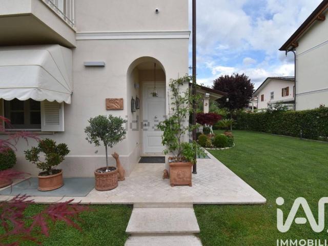 Villetta bifamiliare in vendita di 145 m² in Via Fortunato Federigi