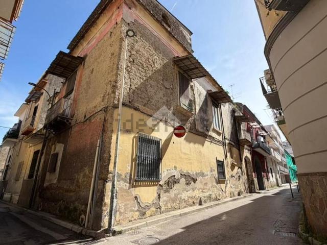 Villetta bifamiliare in vendita di 145 m² in Via Riscatto, 45