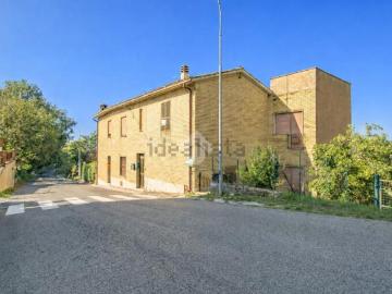 Villetta bifamiliare in vendita di 145 m² in Via Roma, 56