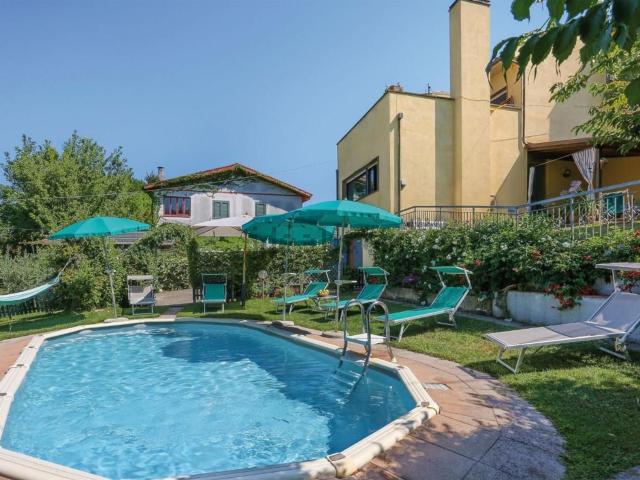 Villetta bifamiliare in vendita di 145 m² in Via San Vivaldo