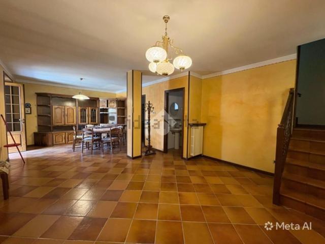 Villetta bifamiliare in vendita di 145 m² in Via Sandrini