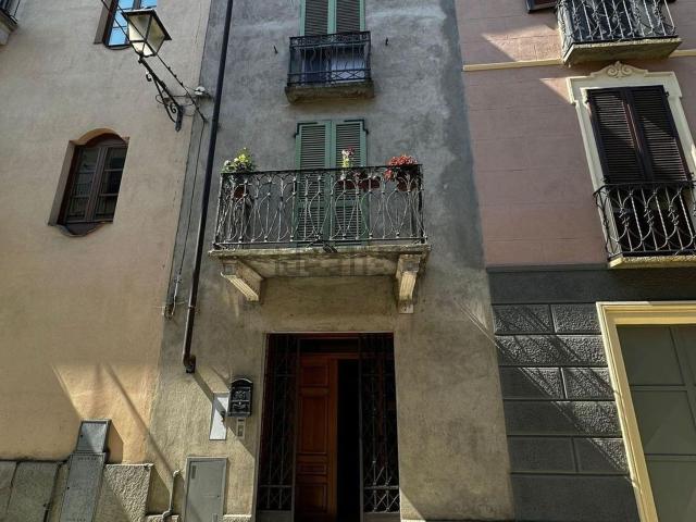 Villetta bifamiliare in vendita di 145 m² in Via Silvio Pellico, 7