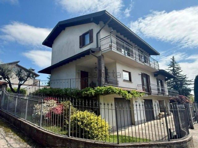Villetta bifamiliare in vendita di 145 m²