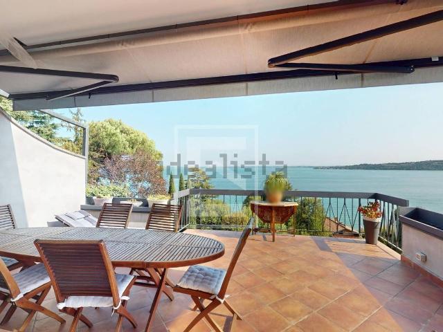 Villetta bifamiliare in vendita di 146 m² in Via Alessandro Volta, 5